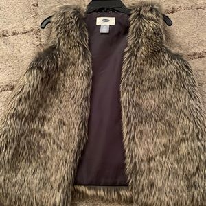 Old navy girls faux fur vest
